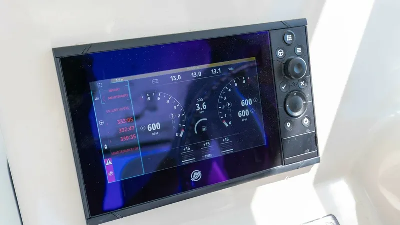 Slide: The Image of Boston Whaler 345 CONQUEST 2019 - 22