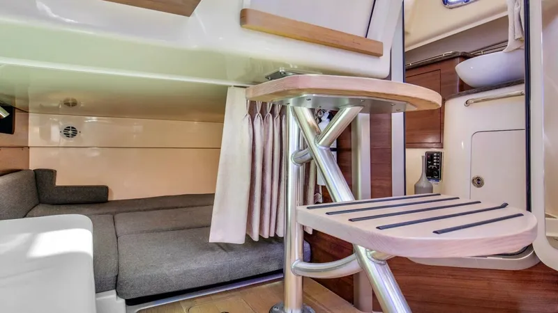 Slide: The Image of Boston Whaler 345 CONQUEST 2019 - 12