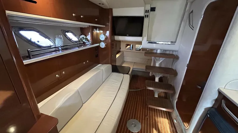 Slide: The Image of Sea Ray 310 Sundancer 2009 - 8