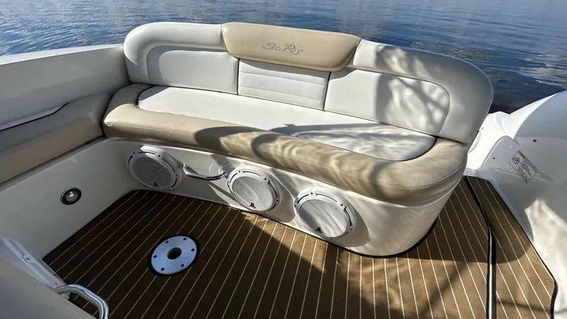 Slide: The Image of Sea Ray 310 Sundancer 2009 - 12