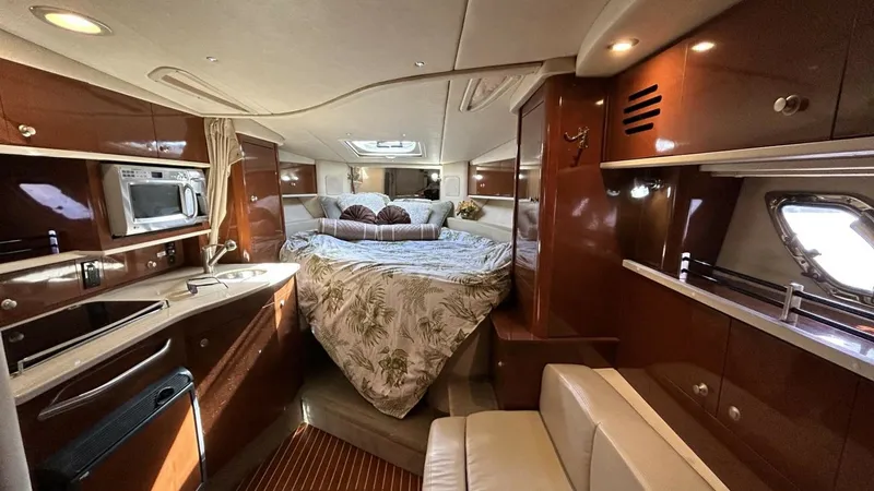 Slide: The Image of Sea Ray 310 Sundancer 2009 - 10