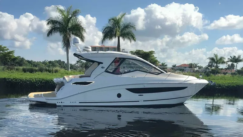 The Image of Sea Ray Sundancer 350 2018 - 0