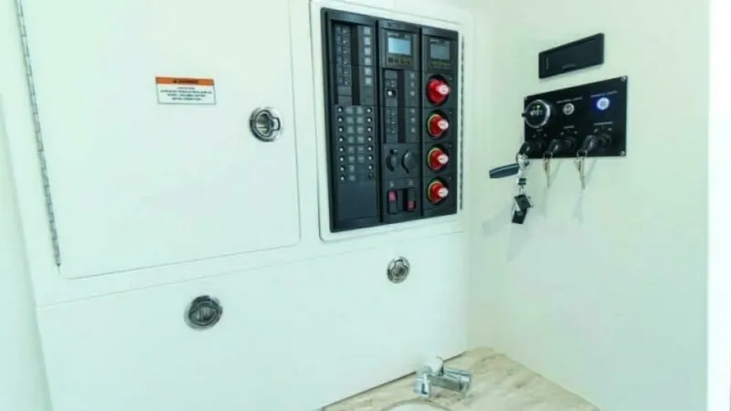 Slide: The Image of Valhalla Boatworks V-37 2027 - 30