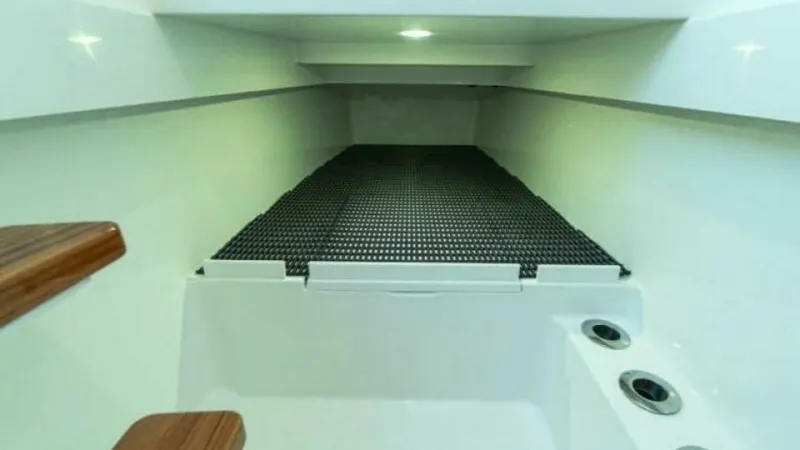 Slide: The Image of Valhalla Boatworks V-37 2027 - 32