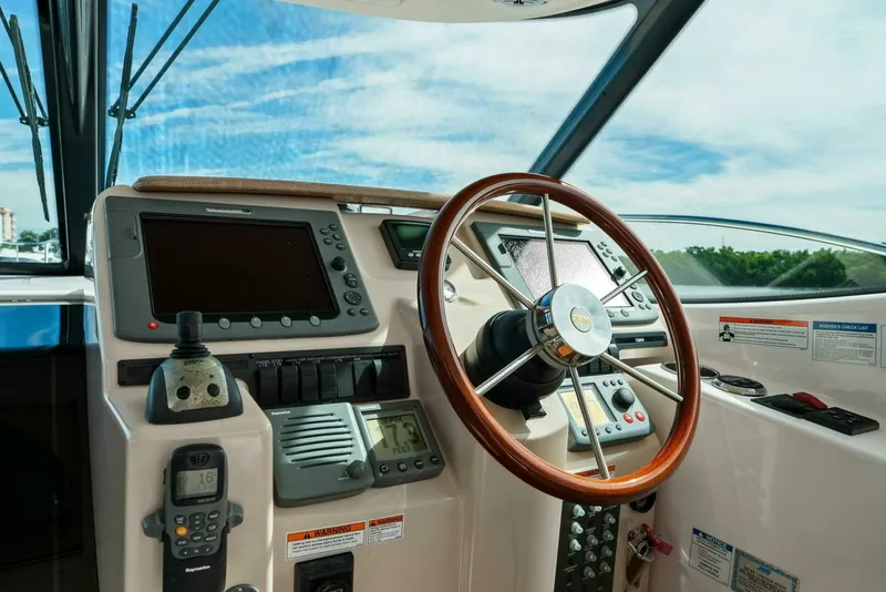 Slide: The Image of Tiara 3500 Sovran 2008 - 17