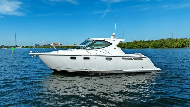 Slide: The Image of Tiara 3500 Sovran 2008 - 43
