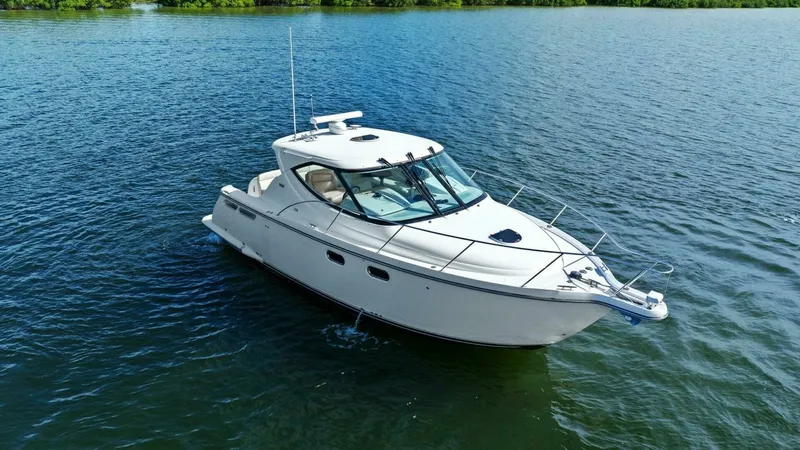 Slide: The Image of Tiara 3500 Sovran 2008 - 40