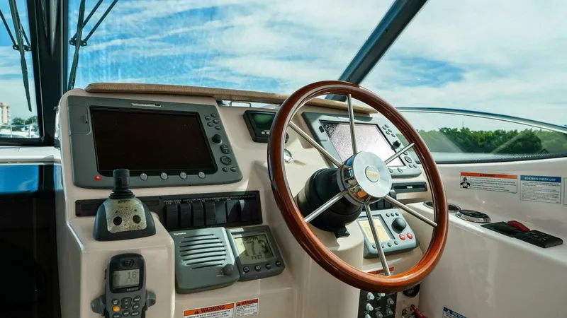 Slide: The Image of Tiara 3500 Sovran 2008 - 17