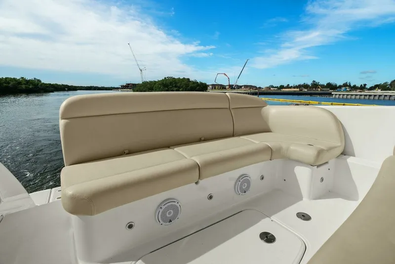Slide: The Image of Tiara 3500 Sovran 2008 - 25