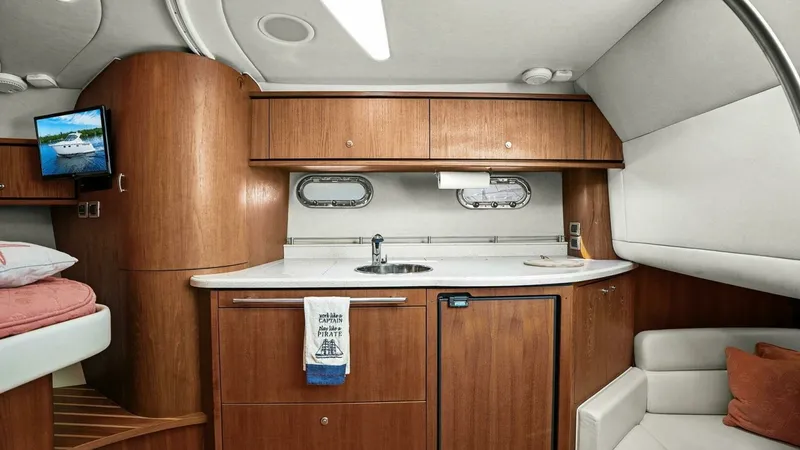 Slide: The Image of Tiara 3500 Sovran 2008 - 3