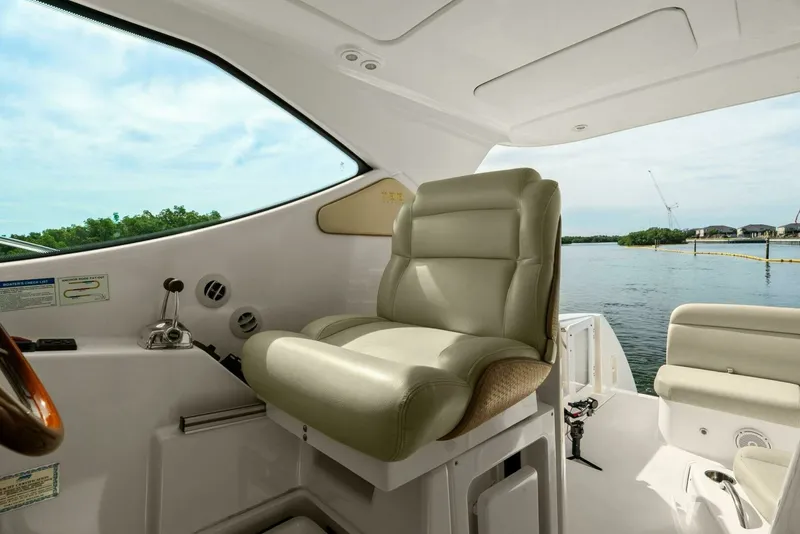 Slide: The Image of Tiara 3500 Sovran 2008 - 21