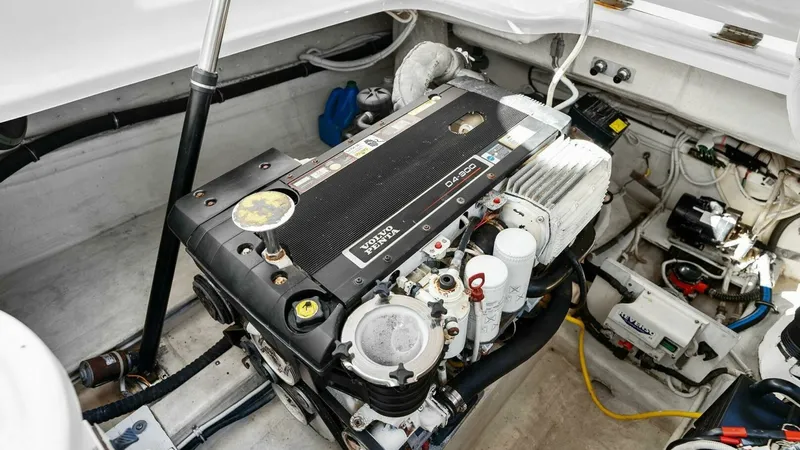 Slide: The Image of Tiara 3500 Sovran 2008 - 32