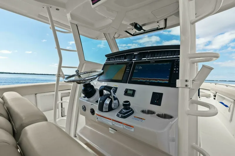 Slide: The Image of Boston Whaler 380 Outrage 2019 - 6