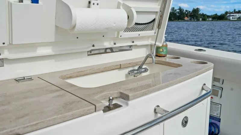 Slide: The Image of Boston Whaler 380 Outrage 2019 - 14