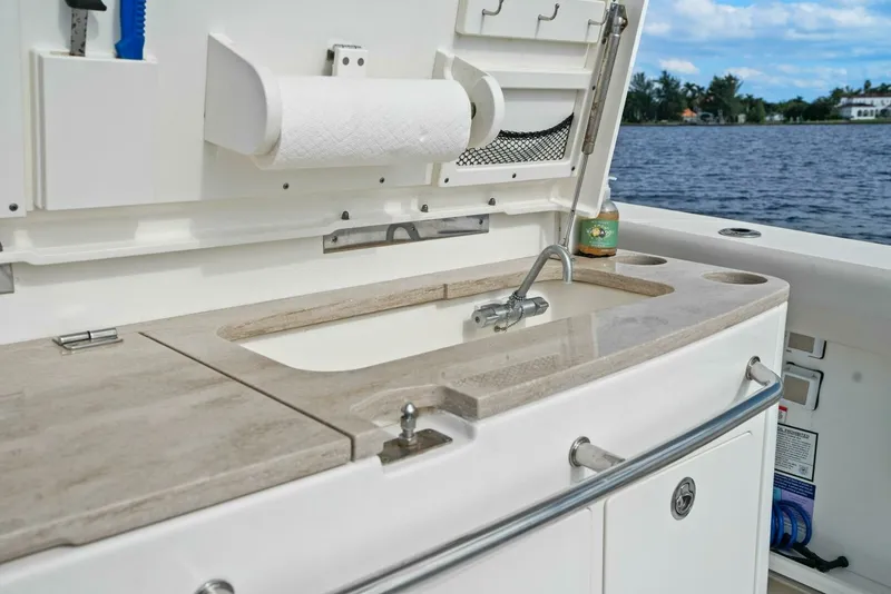 Slide: The Image of Boston Whaler 380 Outrage 2019 - 14
