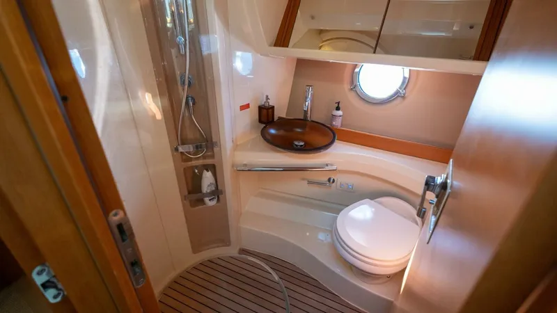 Slide: The Image of Azimut 40 Flybridge 2013 - 32