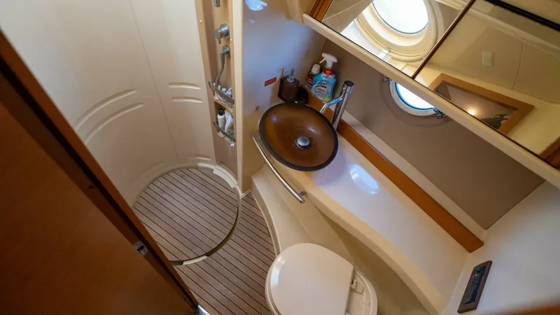 Slide: The Image of Azimut 40 Flybridge 2013 - 39