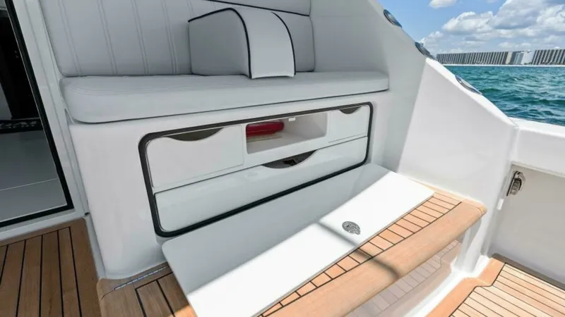 Slide: The Image of Viking 46 Billfish 2027 - 17