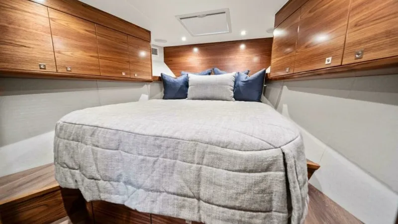 Slide: The Image of Viking 46 Billfish 2027 - 9