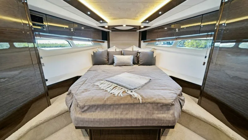 Slide: The Image of Cruisers 45 Cantius 2019 - 3