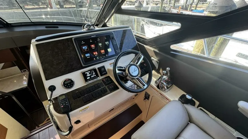 Slide: The Image of Sea Ray 470 Sundancer 2016 - 1