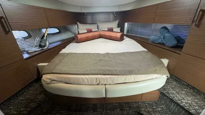 Slide: The Image of Sea Ray 470 Sundancer 2016 - 19