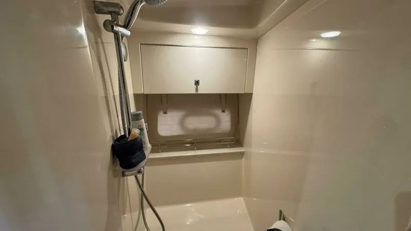 Slide: The Image of Sea Ray 470 Sundancer 2016 - 22