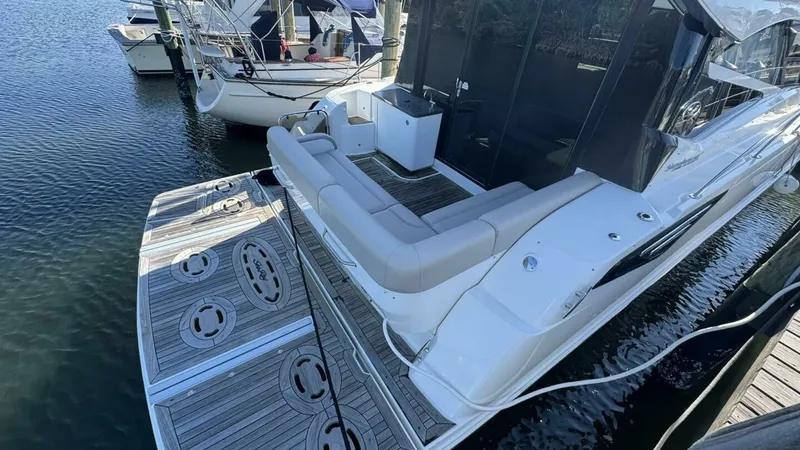 Slide: The Image of Sea Ray 470 Sundancer 2016 - 29