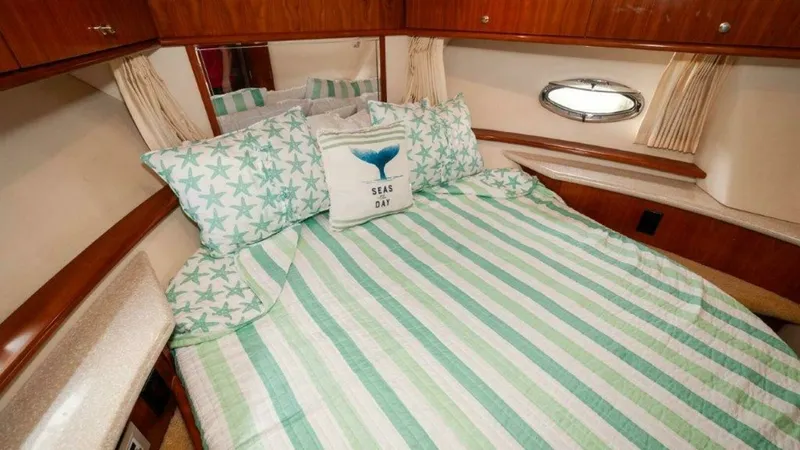 Slide: The Image of Carver Yachts 444 Cockpit Motor Yacht 2002 - 21