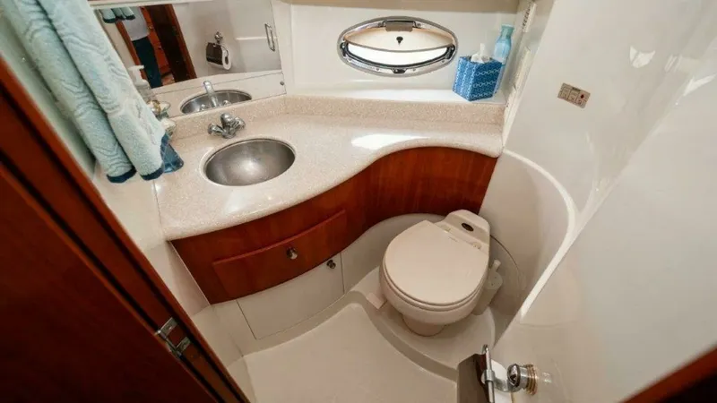 Slide: The Image of Carver Yachts 444 Cockpit Motor Yacht 2002 - 18