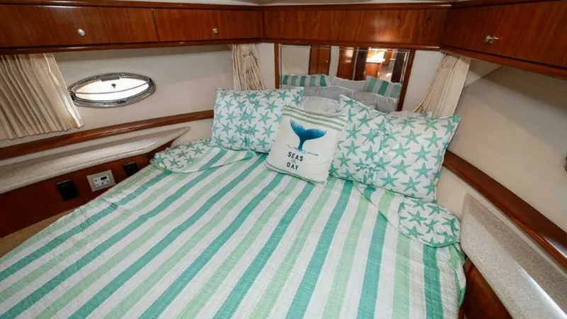 Slide: The Image of Carver Yachts 444 Cockpit Motor Yacht 2002 - 20