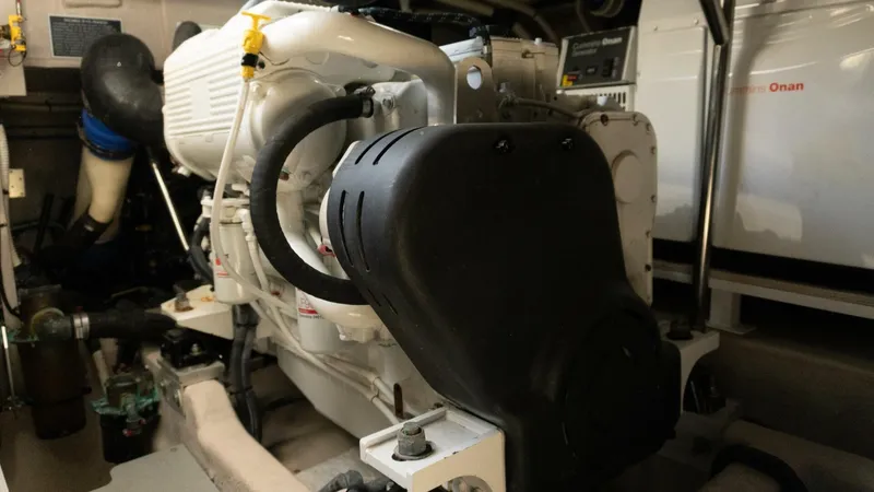 Slide: The Image of Sea Ray 51 Flybridge 2017 - 36