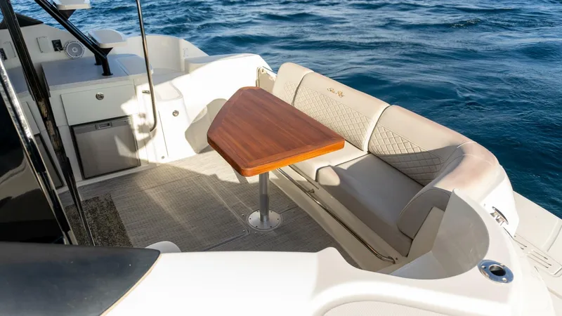Slide: The Image of Sea Ray 51 Flybridge 2017 - 21