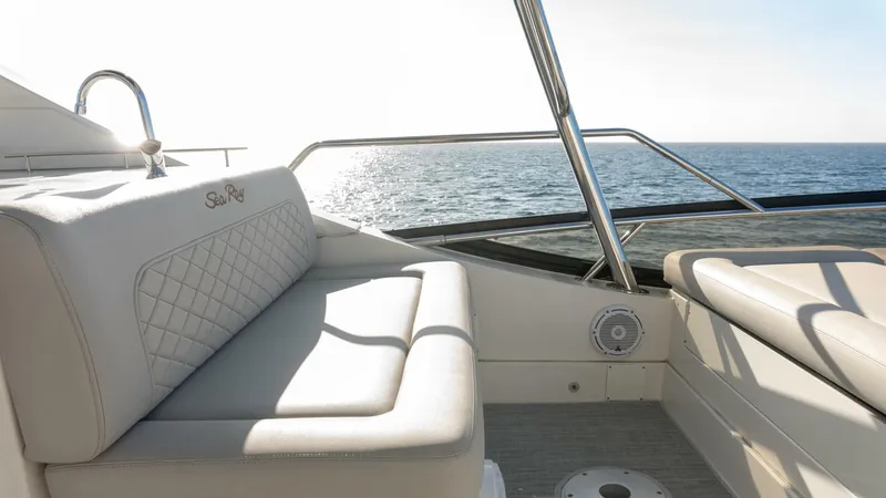 Slide: The Image of Sea Ray 51 Flybridge 2017 - 28
