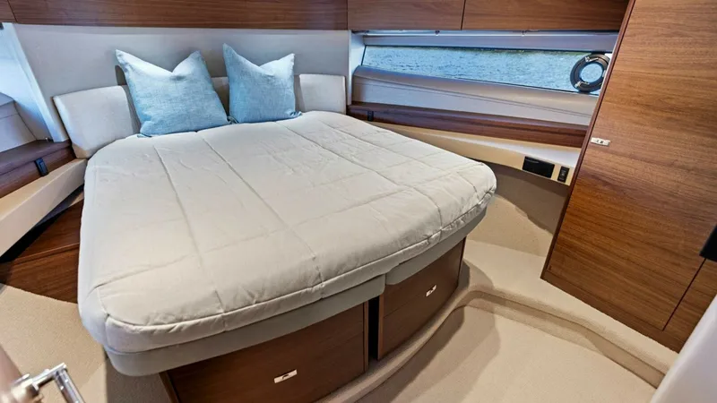 Slide: The Image of Princess F50 Flybridge 2025 - 25