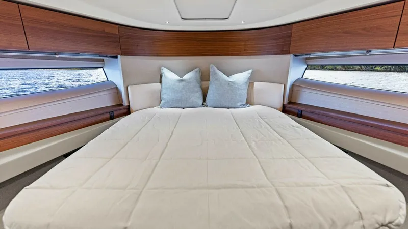 Slide: The Image of Princess F50 Flybridge 2025 - 24