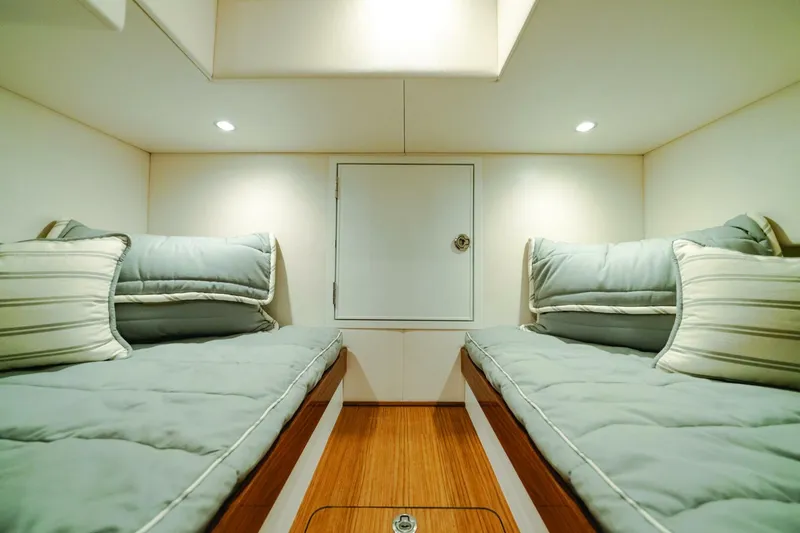 Slide: The Image of Valhalla Boatworks V-55 2027 - 10