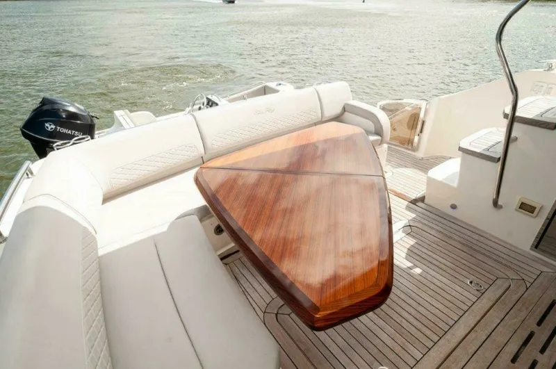 Slide: The Image of Sea Ray L550 Flybridge 2018 - 42