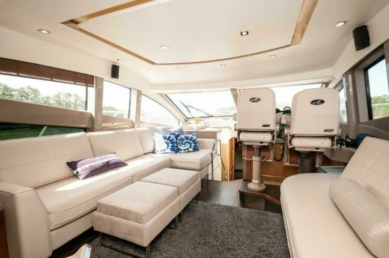 Slide: The Image of Sea Ray L550 Flybridge 2018 - 1