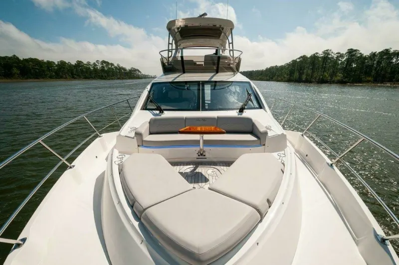 Slide: The Image of Sea Ray L550 Flybridge 2018 - 32