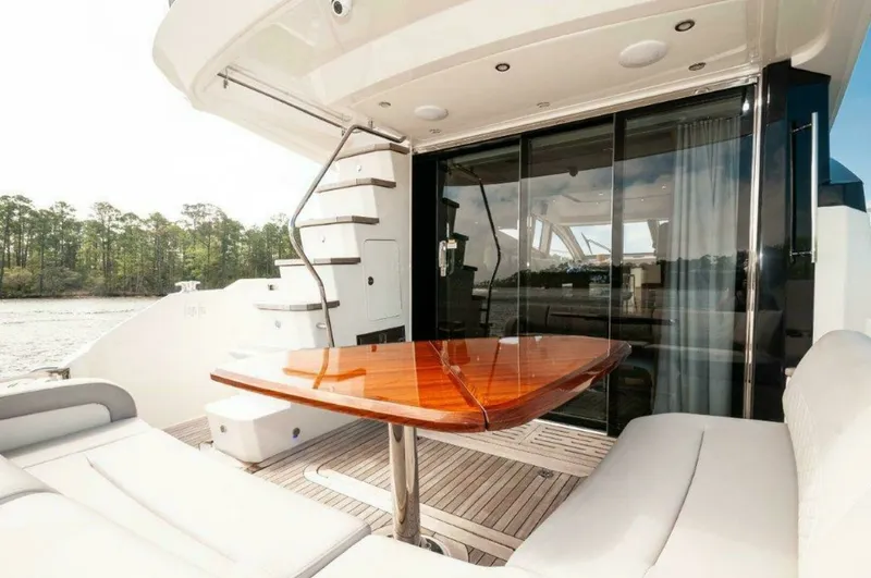 Slide: The Image of Sea Ray L550 Flybridge 2018 - 41