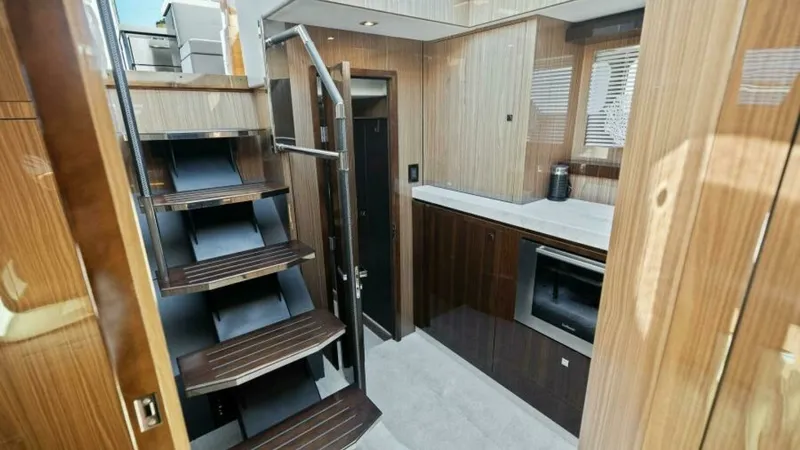 Slide: The Image of Cruisers 60 Cantius Fly 2023 - 15