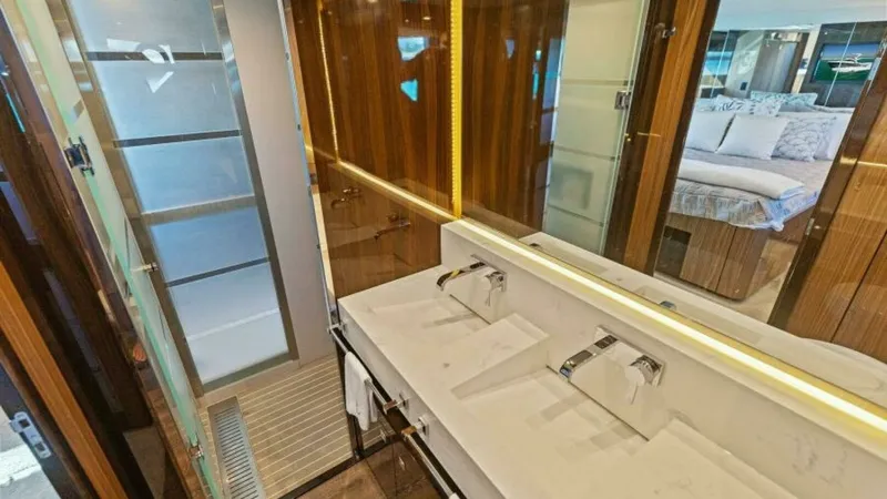 Slide: The Image of Cruisers 60 Cantius Fly 2023 - 20