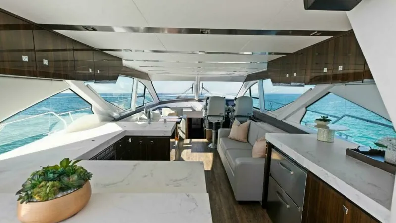 Slide: The Image of Cruisers 60 Cantius Fly 2023 - 12
