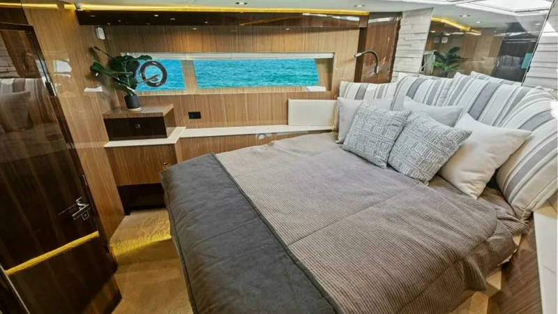 Slide: The Image of Cruisers 60 Cantius Fly 2023 - 26