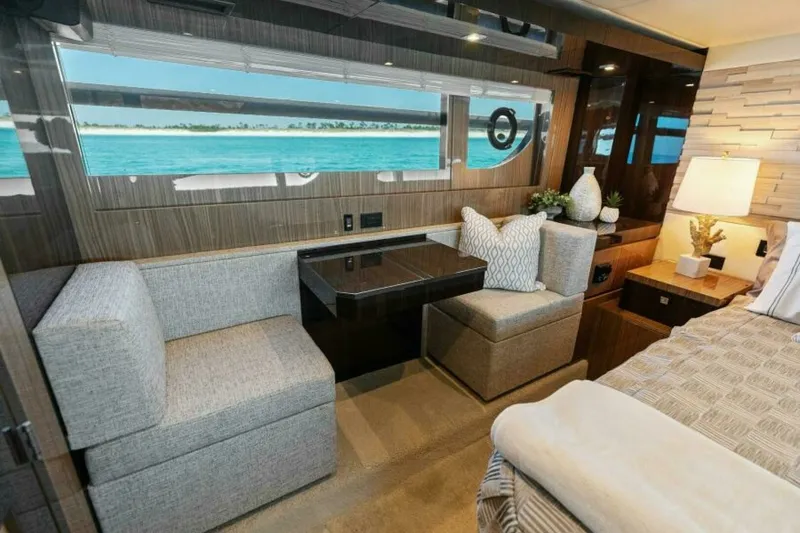 Slide: The Image of Cruisers 60 Cantius Fly 2023 - 19