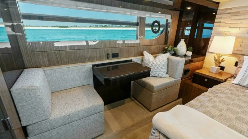 Slide: The Image of Cruisers 60 Cantius Fly 2023 - 19