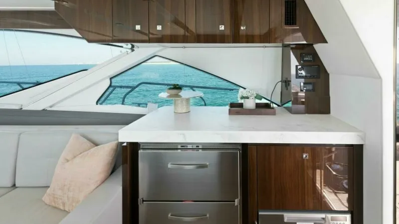 Slide: The Image of Cruisers 60 Cantius Fly 2023 - 11
