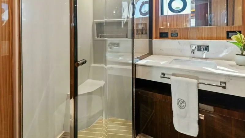 Slide: The Image of Cruisers 60 Cantius Fly 2023 - 27