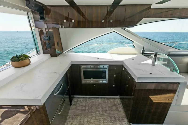 Slide: The Image of Cruisers 60 Cantius Fly 2023 - 10